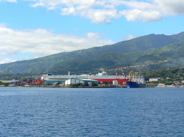 6- Le port commercial de Papeete 